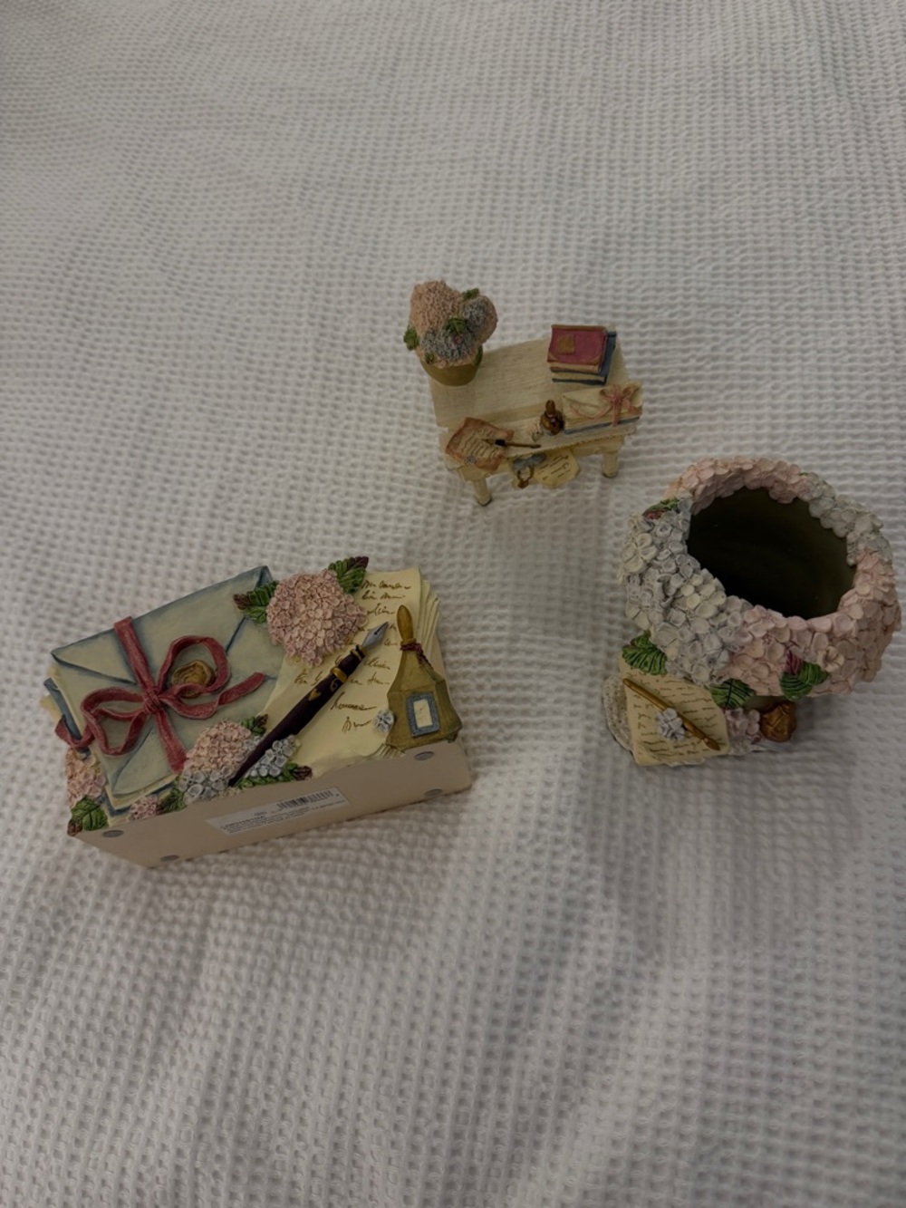 Floral Desk Accessory Set in Pink and Cream